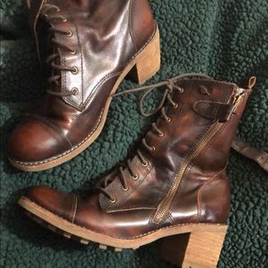Womens rocket dog heeled boot